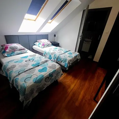 Hostel M *