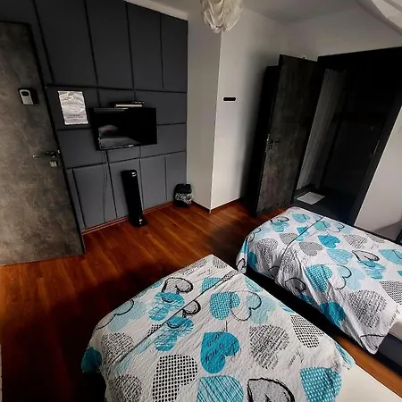 M * グリヴィツェ